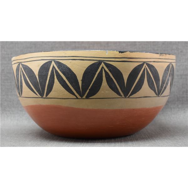 SANTO DOMINGO INDIAN POTTERY DOUGH BOWL
