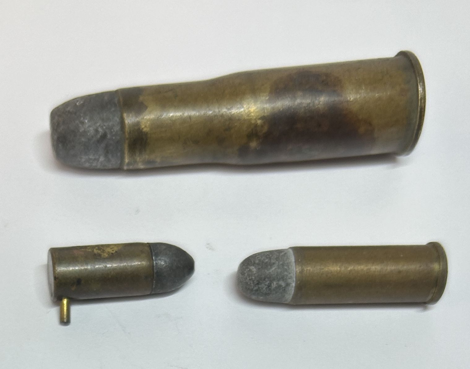 AMMO: 3 X VINTAGE RNDS - .32 S&W, .45-75 WIN & APPROX .32 PINFIRE