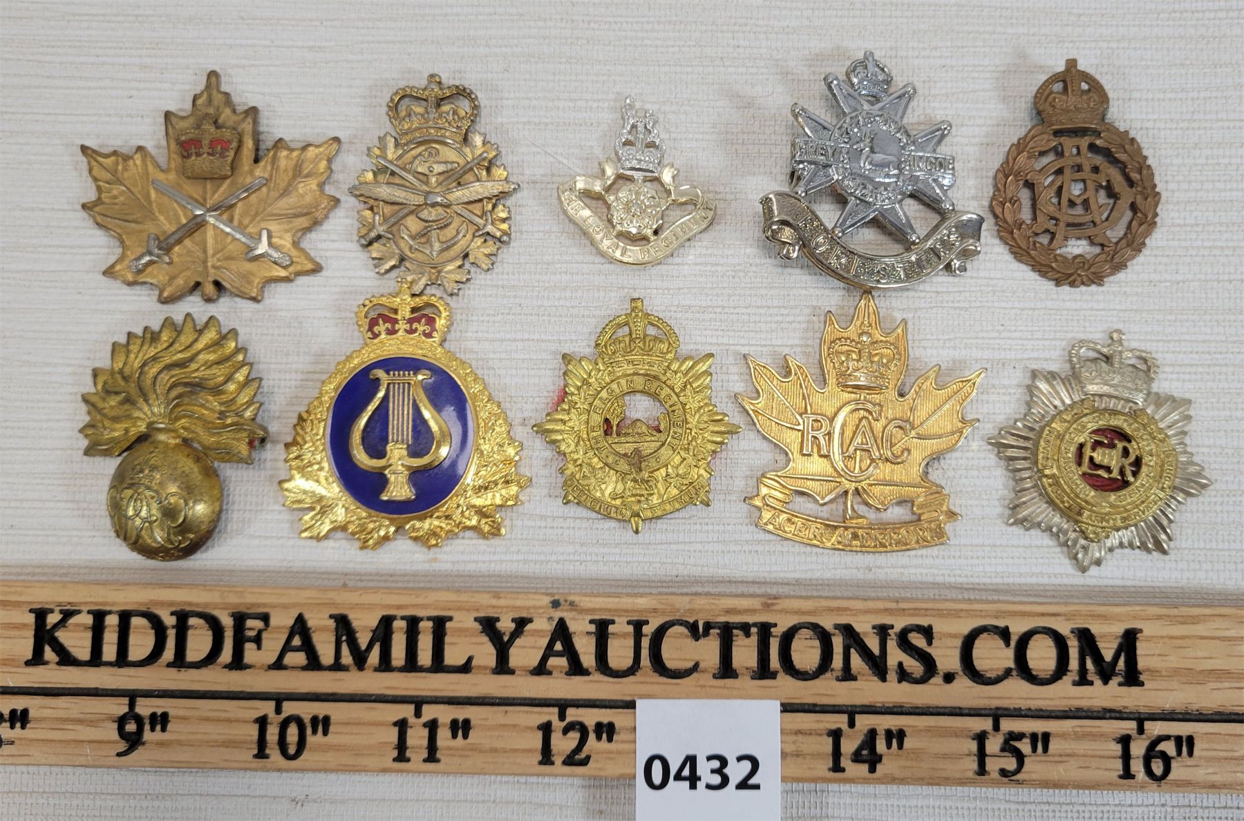 LOT OF 10 - MISC BADGES - INCL RCAC & FORESTERS - Kidd Family Auctions