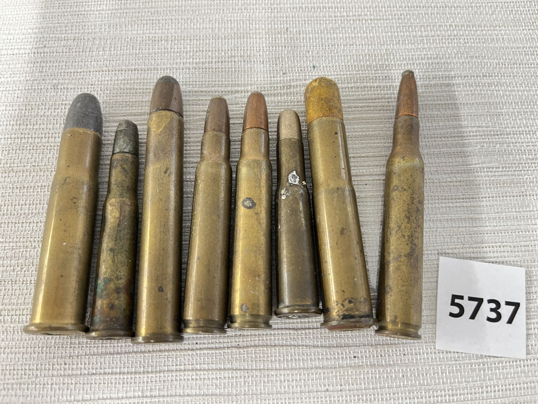 AMMO: 8 X MIXED RIFLE ROUNDS - Kidd Family Auctions