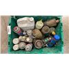 Image 3 : TOTE OF SHOP FLUIDS, LED LIGHT