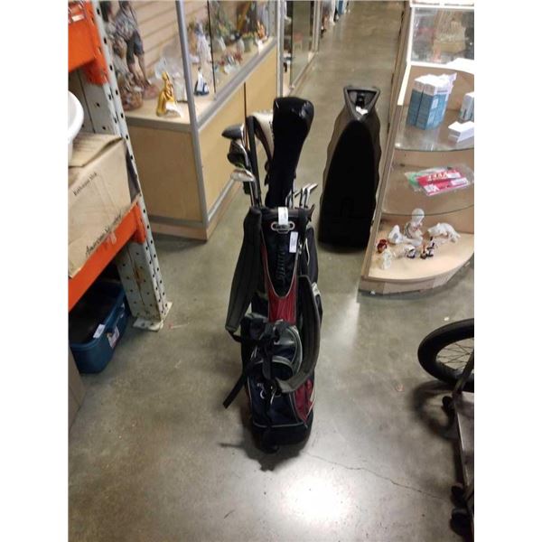 GOLF BAG AND ASSORTED MEN RIGHT HAND CLUBS AND DRIVERS
