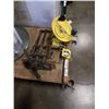 Image 1 : LARGE BENCH VISE AND HAND WASH CONNECTION