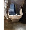 Image 1 : 6 STORAGE TOTES WITH LIDS