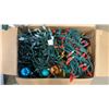 Image 4 : 2 BOXES OF CHRISTMAS LIGHTS AND ORNAMENTS