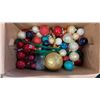 Image 5 : 2 BOXES OF CHRISTMAS LIGHTS AND ORNAMENTS