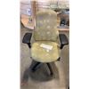 Image 2 : GLOBAL UPHOLSTERY COMMERCIAL USE OFFICE CHAIR WITH 8 ADJUSTMENTS