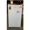 Image 1 : WHITE BAR FRIDGE