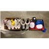 Image 1 : 3 PAIRS OF SKATES AND PROTECTIVE GEAR