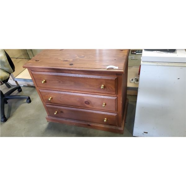 PINE 3 DRAWER DRESSER