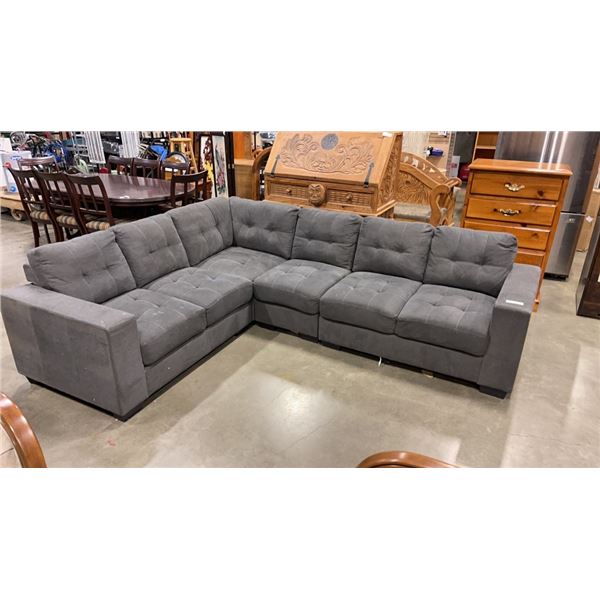 4 PIECE MODULAR SECTIONAL, NEEDS A GOOD CLEANING, NO RIPS OR TEARS,