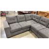 Image 3 : 4 PIECE MODULAR SECTIONAL, NEEDS A GOOD CLEANING, NO RIPS OR TEARS,