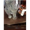 Image 5 : HEAVY PINWHEEL CRYSTAL VASE, 2 SMALL CRYSTAL VASE AND CARVED WOODEN VASE