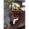 Image 6 : HEAVY PINWHEEL CRYSTAL VASE, 2 SMALL CRYSTAL VASE AND CARVED WOODEN VASE