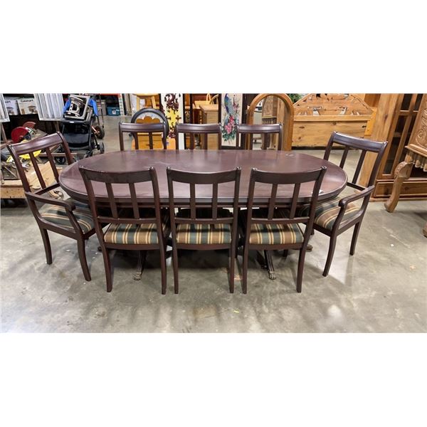 MAHOGANY DUNCAN PHYFFE STLYE DINING TABLE AND 8 CHAIRS