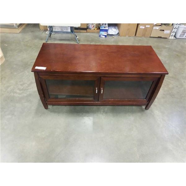 2 DOOR LOW PROFILE DISPLAY CABINET