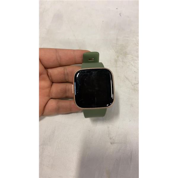 FITBIT VERSA 3 FITNESS SMARTWATCH TESTED AND WORKING - RETAIL $210