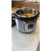 Image 3 : AS NEW INSTANT POT DUO 6QT 7 IN 1 PRESSURE COOKER TESTED AND WORKING - RETAIL $159