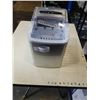 Image 1 : INSIGNIA 26 LB. PORTABLE ICE MAKER (NS-IMP26SL0) – SILVER TESTED AND WORKING - RETAIL $199