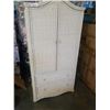 Image 2 : 6FT FT WICKER WARDROBE WITH 2 DRAWERS AND CONTENTS