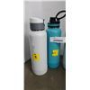 Image 2 : 4 AS NEW THERMOFLASK TRAVEL DRINK CONTAINERS RETAIL $190 PLUS TWO EXTRA NO LIDS AND DENTED