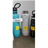 Image 3 : 4 AS NEW THERMOFLASK TRAVEL DRINK CONTAINERS RETAIL $190 PLUS TWO EXTRA NO LIDS AND DENTED