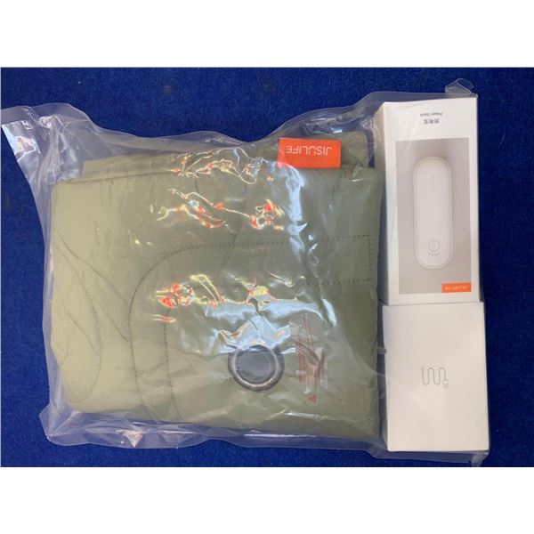 Power Bank, cable and blanket