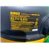 Image 2 : DeWalt 22.7L Wet / Dry Shop Vacuum
