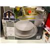 Image 1 : Scott Living 16 Piece Dinnerware Set Stoneware Gris