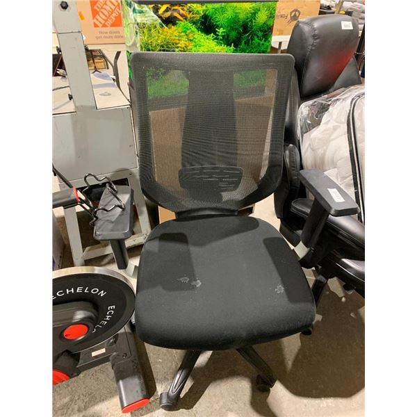 Mesh Back Adjustable, Rolling Office Chair