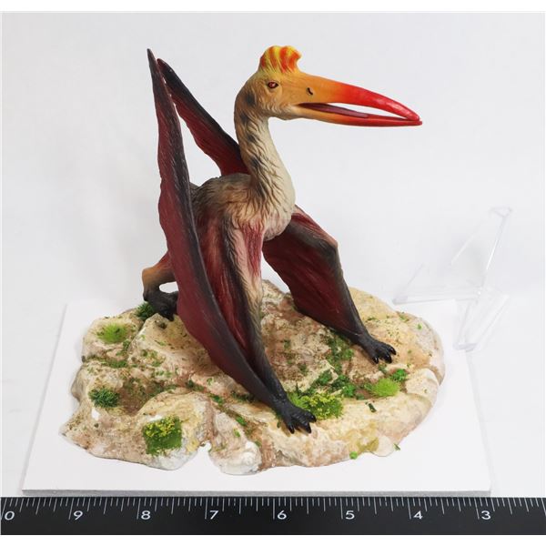 QUETZALCOATLUS WITH MED SIZE COIN EASEL