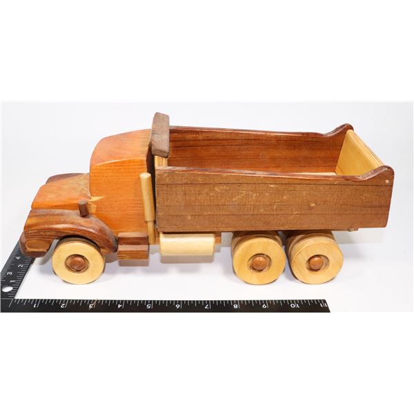 WOODEN TOY DUMP TRUCK