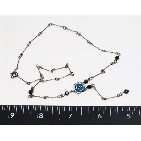 DAINTY ROSE NECKLACE