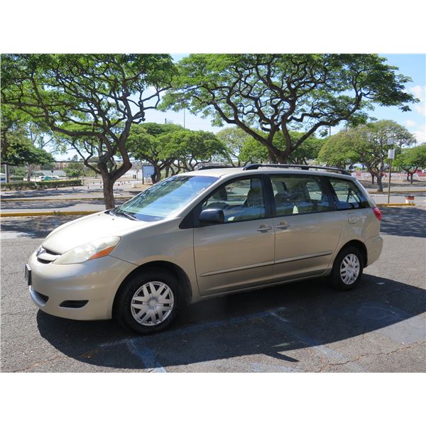 2010 Toyota Sienna Minivan 161896 Miles VIN: 5TDKK4CC1AS327151  (Starts & Runs See Video)