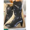 Image 1 : Boots size 11