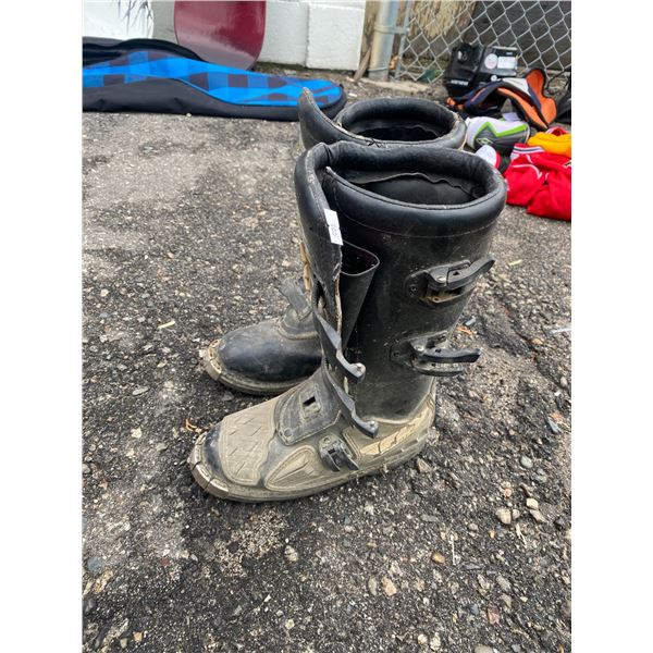 Fox dirt biking boots size 4