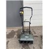 Image 1 : Yardworks snow thrower