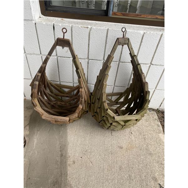 Two planter decor