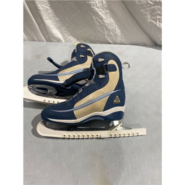 Skates size 8