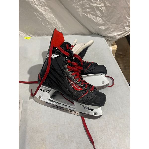 CCM skates size 6D