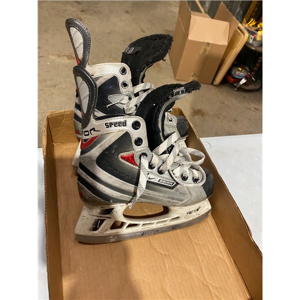 Bauer size 2 skates