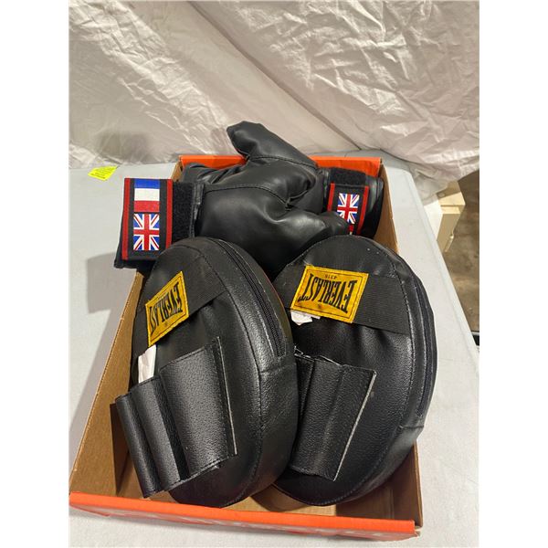 Boxing items