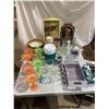 Image 1 : Assorted lot of decor and household items