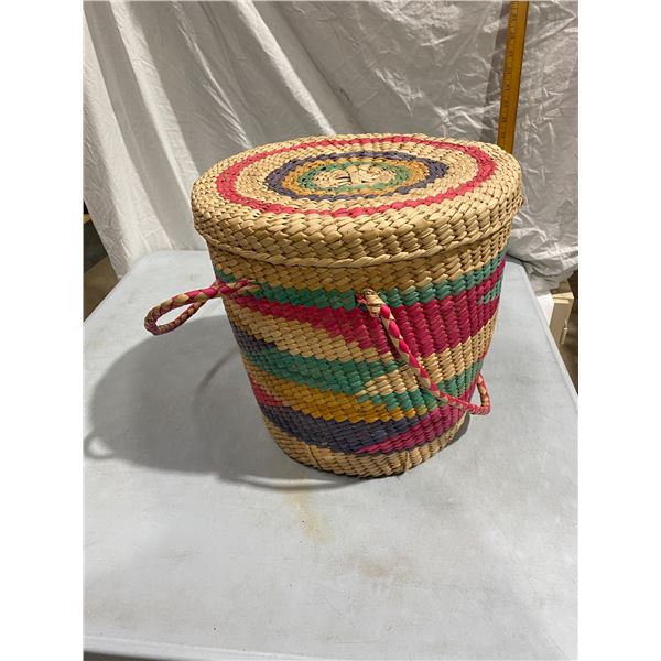 Lidded basket