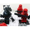 Image 6 : 12 LEGO Style Minifigs on Base Plate