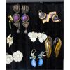 Image 3 : 15 Pairs of Vintage Clip or Screw Back Earrings