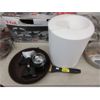 Image 1 : 4 Piece Lot of Household Goods
