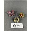 Image 1 : 3 Vintage Brooches w/Various Colours Of Glass & Rhinestones