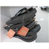 Image 2 : 6-Havaianas Black Flip Flops - 6 X $