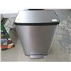 Image 1 : Kohler Black S/S Foot Can